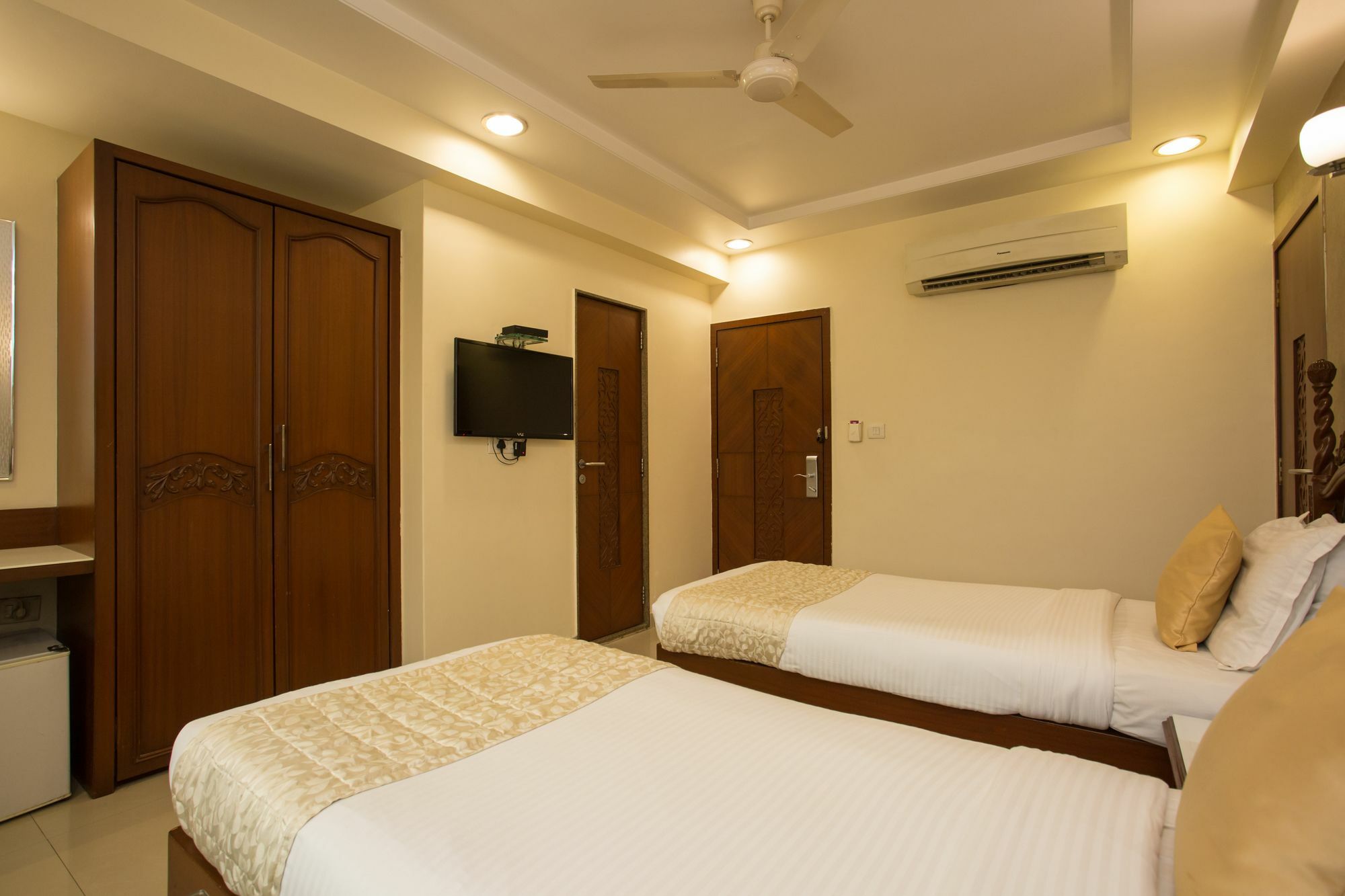 Oyo 10007 Hotel Grace Residency 孟买 外观 照片